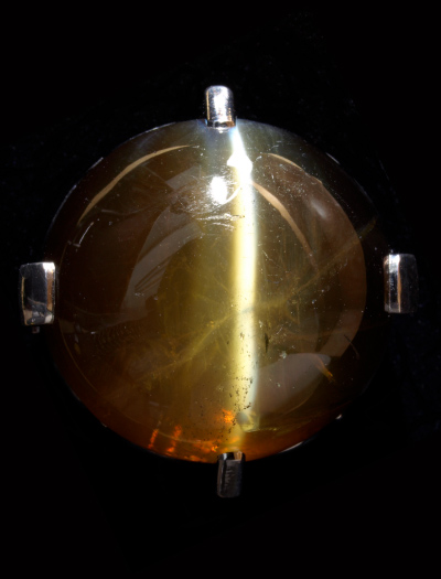 Donated cat's-eye gemstone to National Museum of Nature and Science